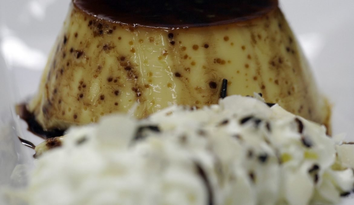 Flan casero con nata